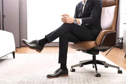 Men`s bike toe dress shoes