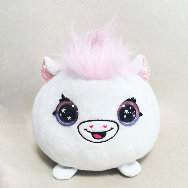 Star Cat n'est pas comme un animal en peluche