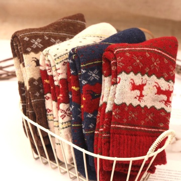 Hoge kwaliteit winter verdikte comfortabele warme dames kerstmiddenbuissokken