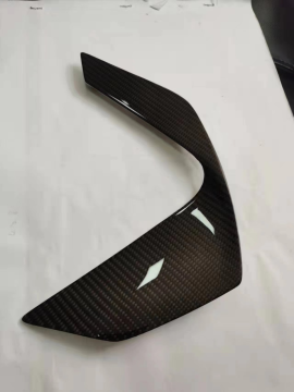Carbon fiber wheel hub patch for automobiles