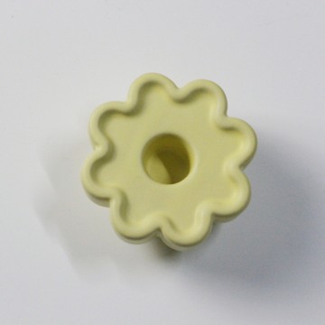 Ceramic Light Yellow Round Flowers Candle Holders with Custom Logo for Home, Wedding, and Festival Decorations