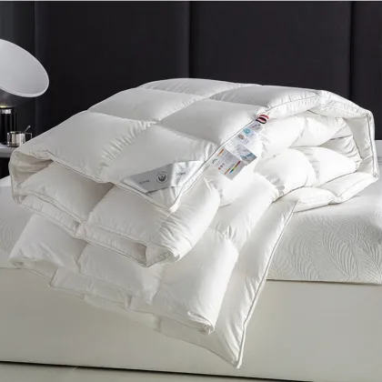 Star Hotel White Goose Down Duvet for Spring, Fall, and Winter
