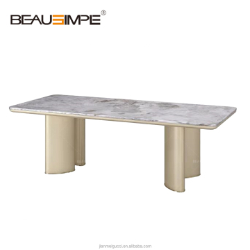 Furnitur ruang makan emas modern