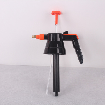 2L black and orange pressure sprayer