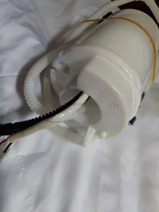 Auto Spare Car Parts Fuel Pump Assembly for Porsche Cayenne OE 95562093201