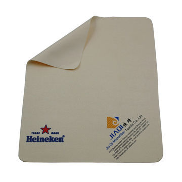 Microfiber camera lens cleaning cloth, 80% polyester and 20% polyamide
