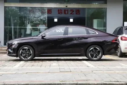 Wuling Xingguang PHEV 1.5L Hybrid New Energy Vehicles for Sale