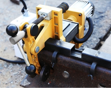Lithium battery rail drilling machine