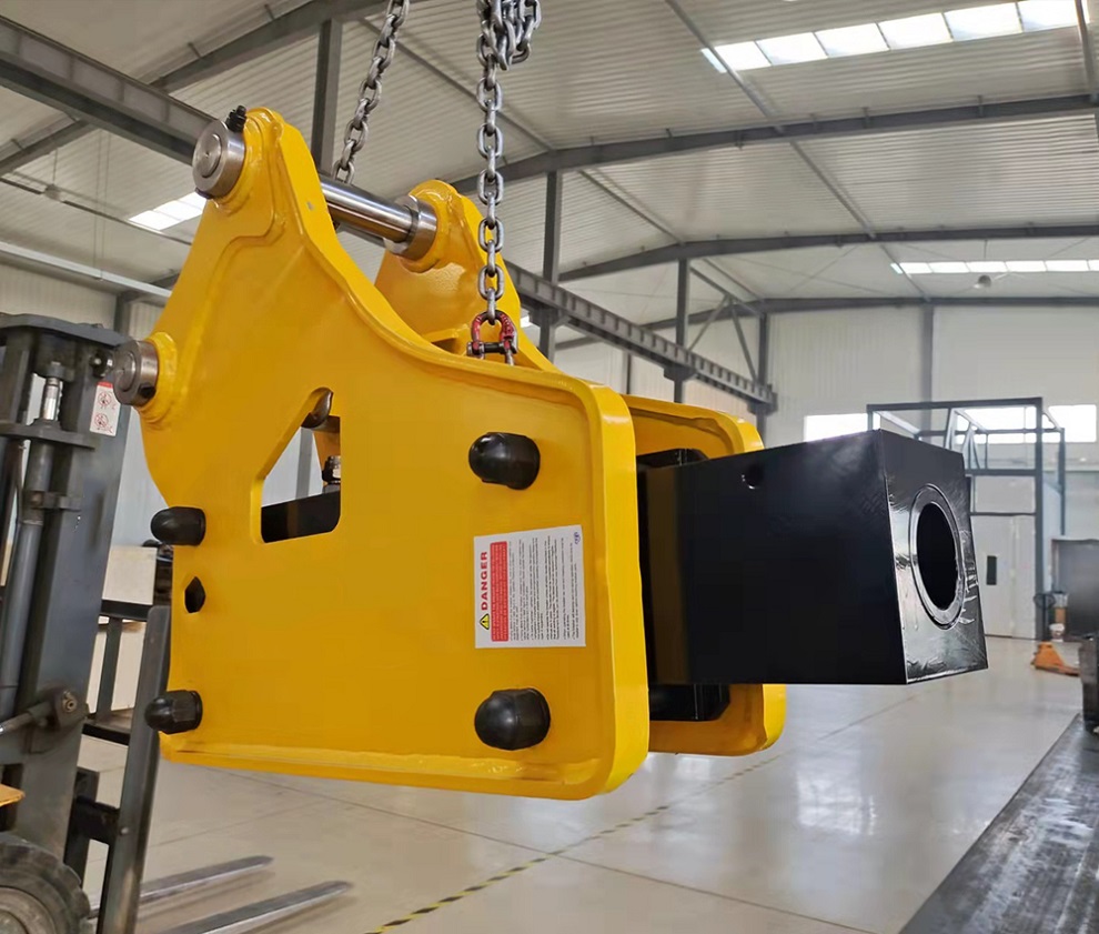 Hydraulic Breaker Side Type Attachment