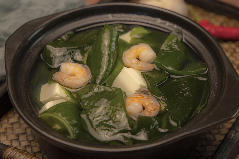 dried wakame salad