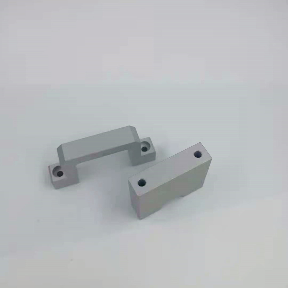 CNC-bearbetning av små delar i aluminium