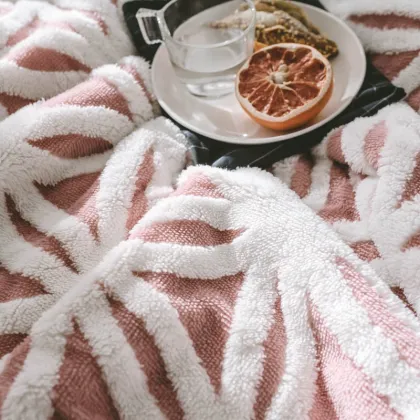 Cozy Double Sided Flannel Sherpa Fleece Quilt Blanket for Couch Sofa