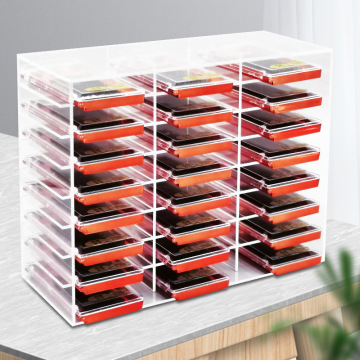 Display Solutions: Spotlighting Eyelash Extensions with Counter Case Displays
