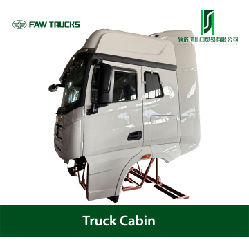 販売用のダブルキャブトラック