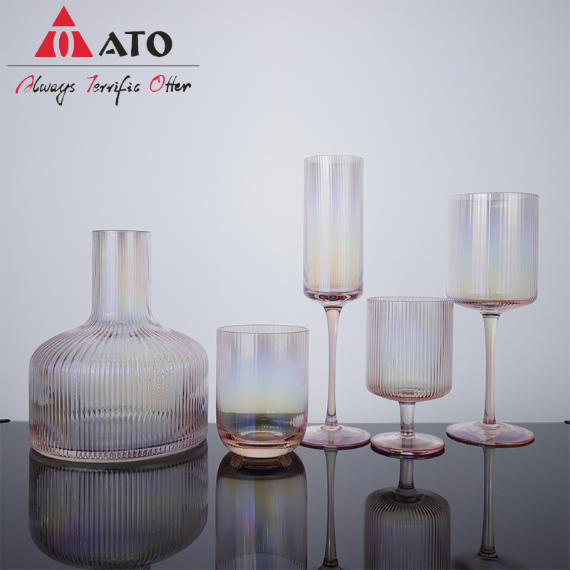 Moderno sin tallo Clear & Pink Color Strap Glassware Set