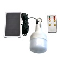 Luz de bombilla LED recargable con panel solar