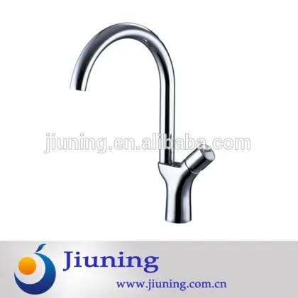 Spray head kitchen faucet