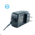 Adattatore di alimentazione con connessione plug-in output 9v cc