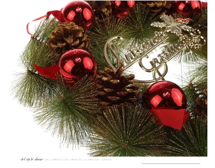 Red/golden xmas ball pain cone pine needle xmas wreaths