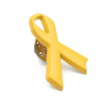 Neue Produkte Yellow Ribbon Shape Werbegeschenkabzeichen