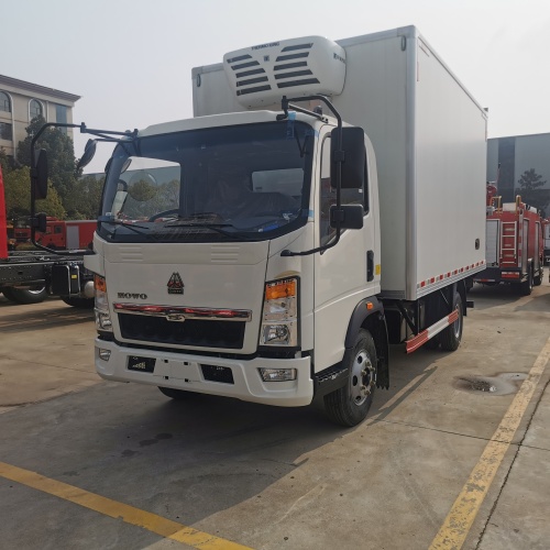 Sinotruk Howo 6 ruedas de 5 toneladas de refrigerador