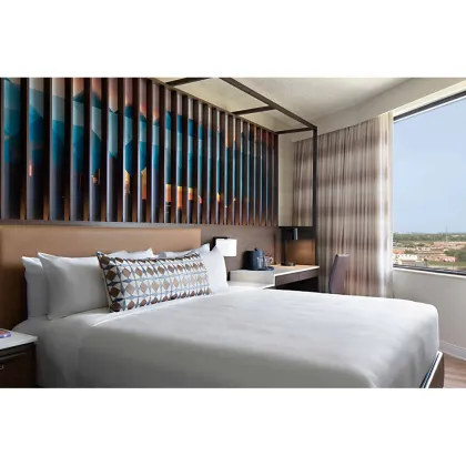 Luxury Design Renaissance Hotels: Cozy King Guestroom Furniture Sets