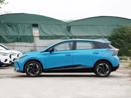 MG Mulan 2023 425KM Deluxe New Energy Vehicle - MG4 Electric Car with Lithium Battery