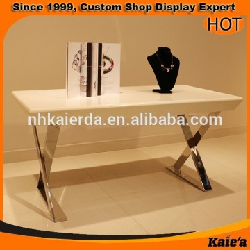 New arrival 2016 wooden clothes shop counter table design