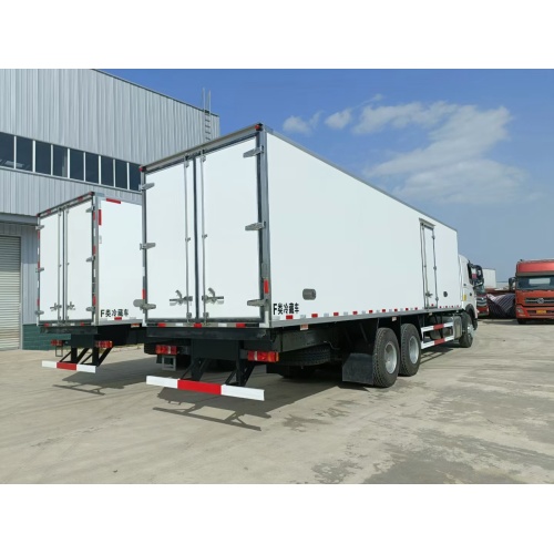 Howo Brand 3 Axles Camión de congelador de servicio pesado