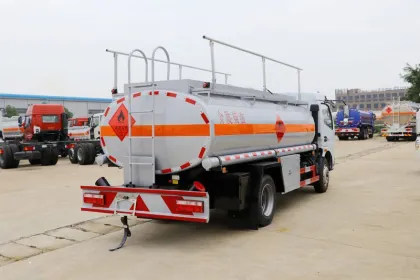 Dongfeng tank truck,oil tanker, 4000 liters truck fuel tank for Indian market