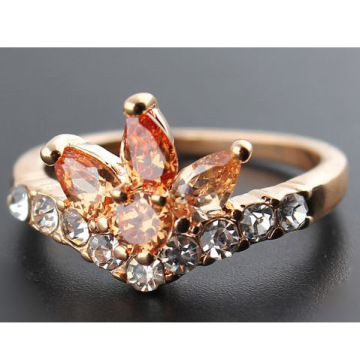 Gold Princess cut diamond ring