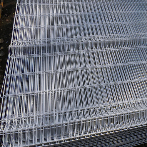 white wire mesh fence panel