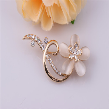 Yellow Gold Flower Shape Brooches Fq-B-987432