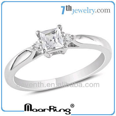 Princess-Cut White Diamond Solitaire Ring in Brass Enagegement Ring with Rhodium