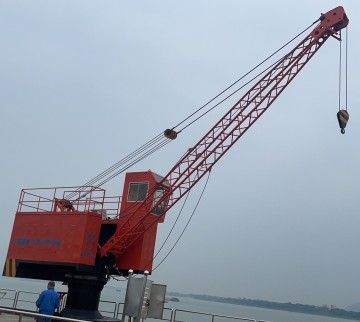 Offshore Truss Boom Pedestal Crane Installation on Ship Deck or Marine Platform