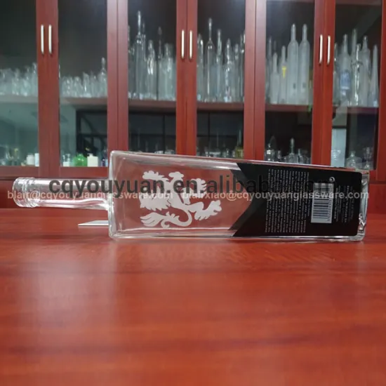 Food Grade Wholesale Rectangle Glass Bottle 750 ML Vodka Bottle Black to White