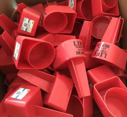 Hot Selling Food Grade PP Material Colorful Plastic Beach Cup Holder