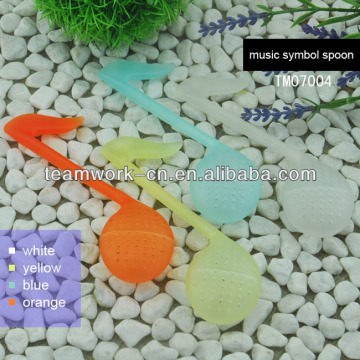 FDA stardand music note plastic tea strainers