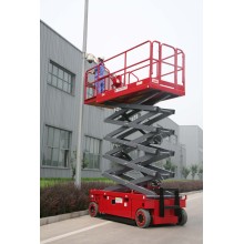 Self-propelled Scissor Lift Platform Driven