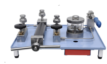 HX7400A Hydraulic Comparator