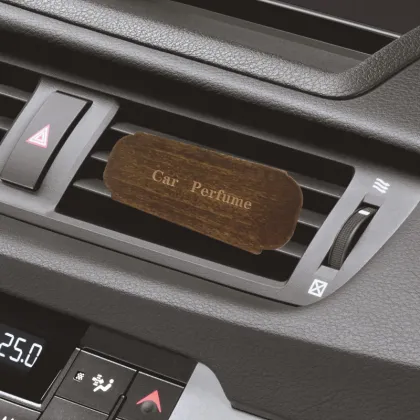 Creativity Lasting Light Fragrance Walnut Solid Wood Car Air Outlet Aromatherapy