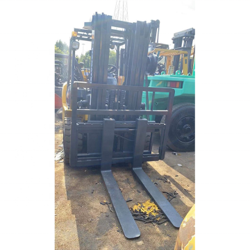 5 Ton Komatsu Diesel Forklift FD50 with Triple Mast and Sideshift