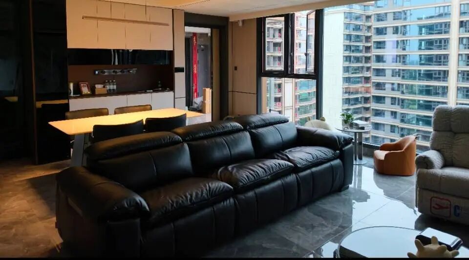 Choosing a Leather Sofa: First, Check the Smell | Learn to Distinguish Between Genuine Leather's Natural Scent and Harmful Odors