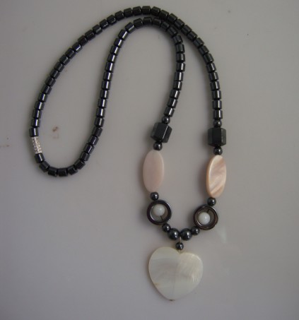 Collier de coquille de perle d&#39;hématite