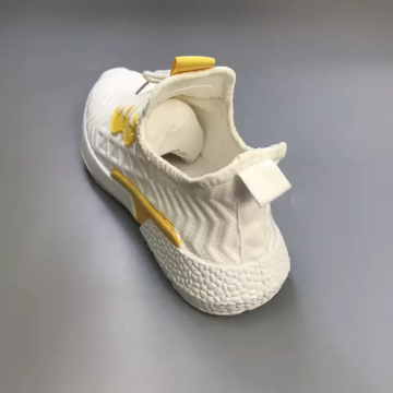 2021 Seite PU Design weiße Herren Sportschuhe