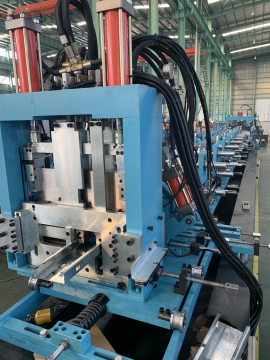 Quick interchangeable 80-300mm CZ purlin machine