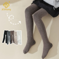 Calça feminina de veludo com fundo grosso e meias para bebê