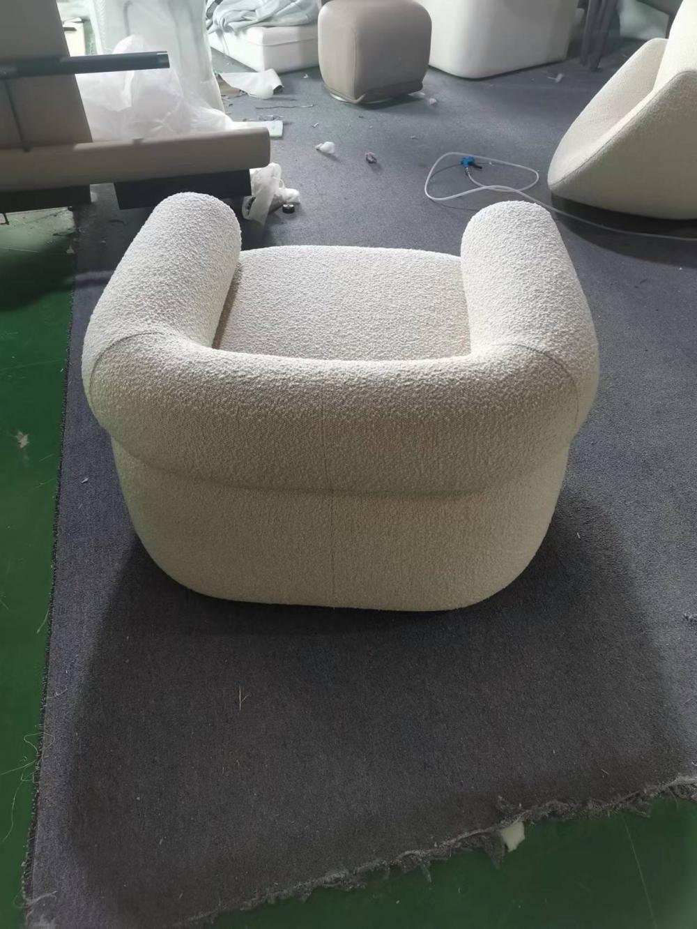 Huggy Swivel Chair