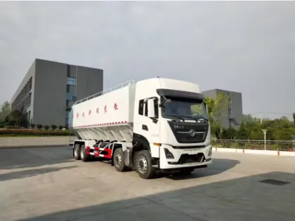 30 Tons Pig Feed Transport Truck Diesel Bulk Feed Transport Truck