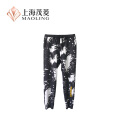 Pantalones largos con estampado gráfico